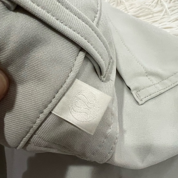 Lululemon ABC Classic-Fit 5 Pocket Pant Warpstreme - Size 32W x 34L. Like new - Picture 6 of 9